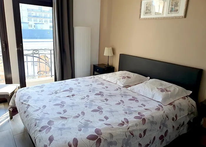 公寓 T3 Astoria Grand Hyper Centre 艾克斯莱班